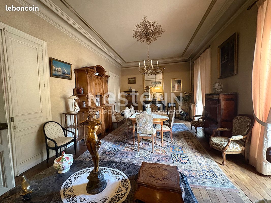 Maison 11 pièces 343 m² · à Saint-Junien · 343 m² · 468 000 €