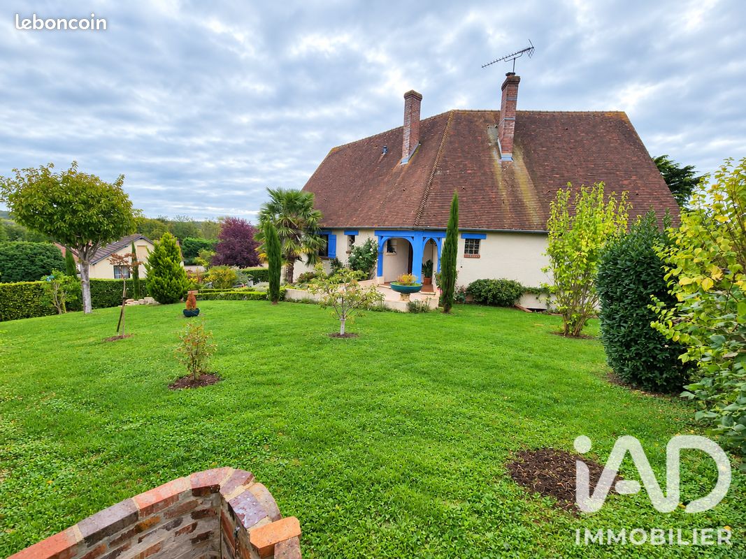 Maison 6 pièces 252 m² · à Jouy-sur-Eure · 252 m² · 389 000 €