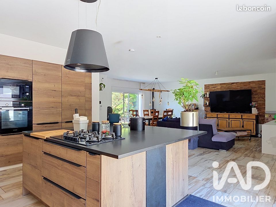 Maison 5 pièces 169 m² · à Vierzon · 169 m² · 225 000 €