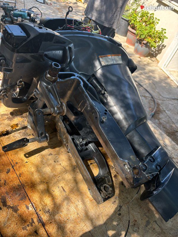 Moteur yamaha f15 15cv toute pièce (image 1)