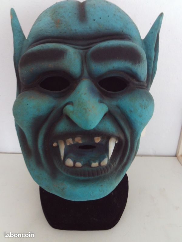 Mask Halloween (9) diable bleu. Contact par Tel demandé (image 1)