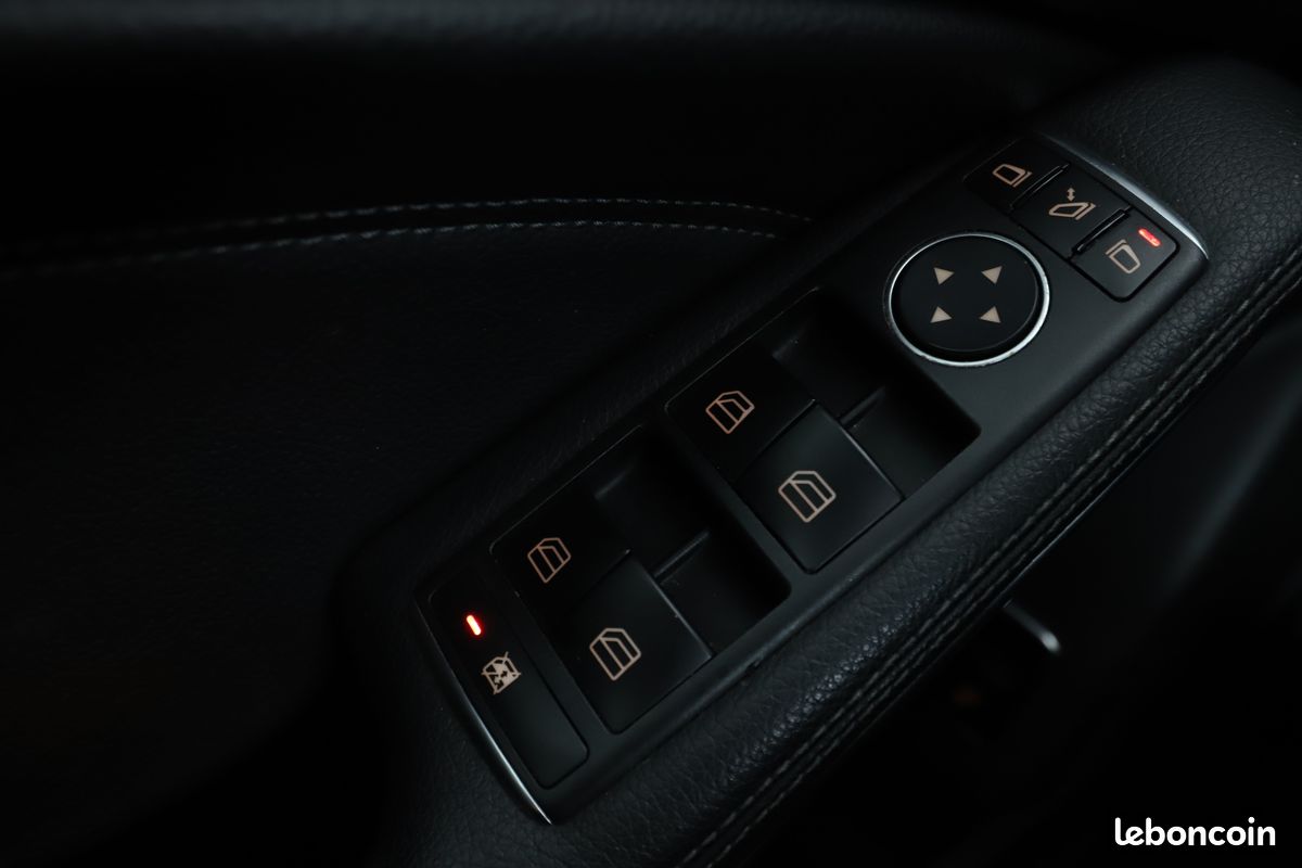 Mercedes-Benz GLA 250 Sensation 7G-DCT 211 ch (image 26)