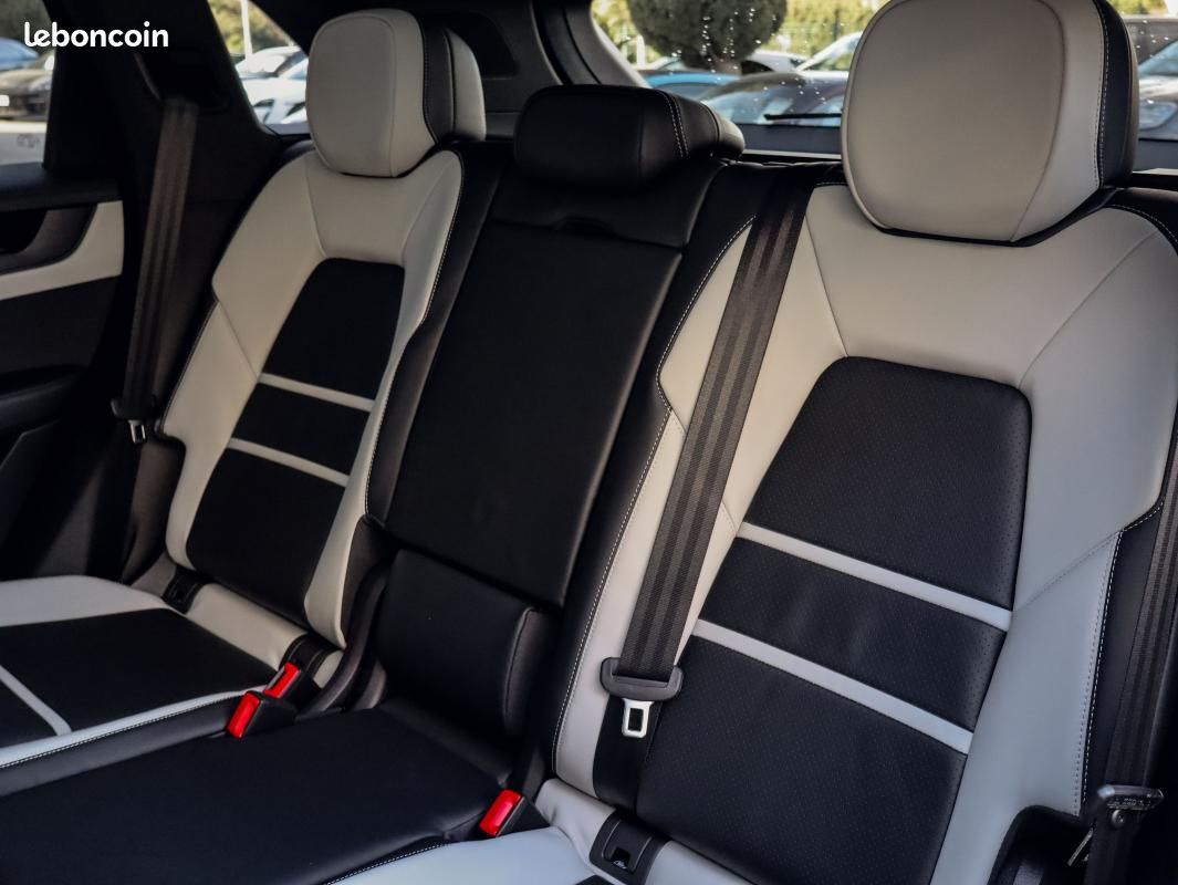 Porsche Cayenne E-Hybrid 3.0 V6 470 ch Black Edition (image 15)
