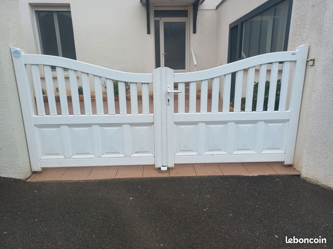 Portail battant PVC 3m (image 1)