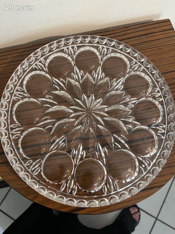 Dessous De Plat En Cristal Transparent à Bords Dentelés