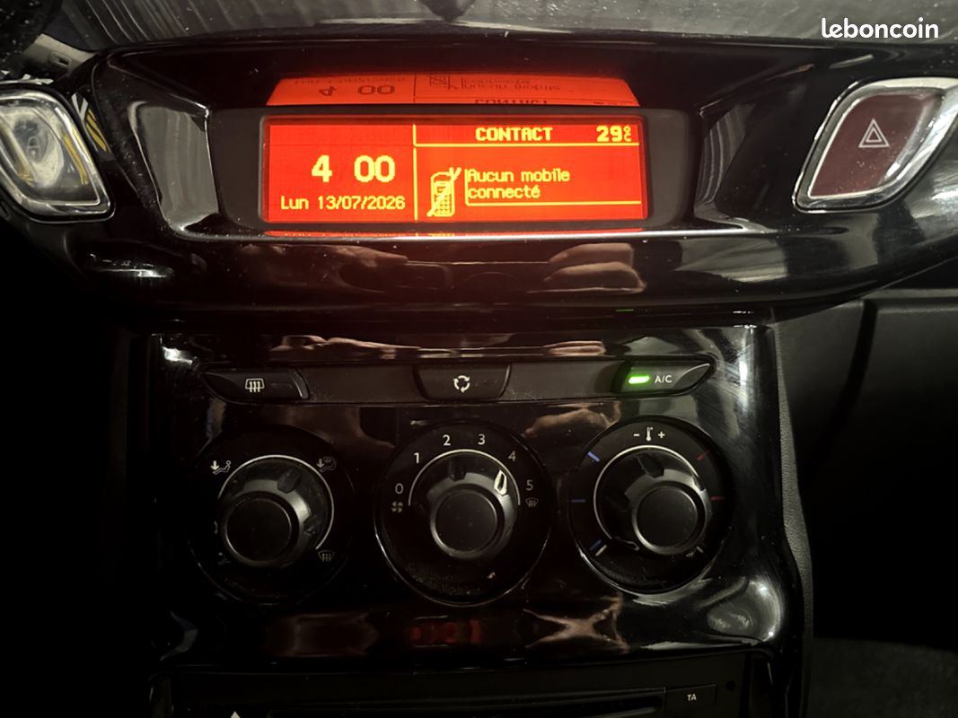 CITROEN C3 1.4 HDi 70 Confort - Climatisation - Bluetooth (image 16)
