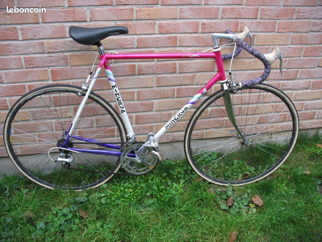 Vélo de route course MINERVA (image 1)