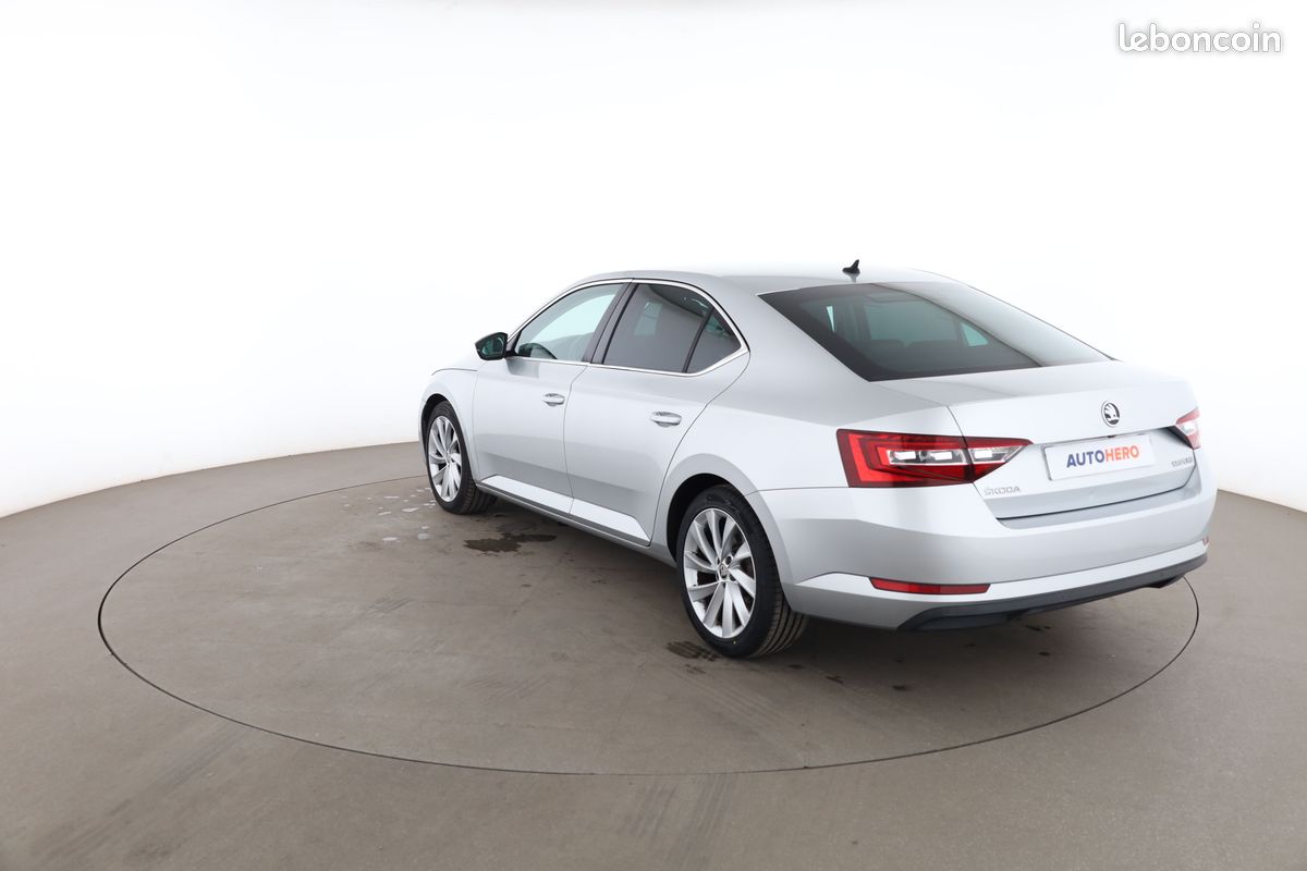 Skoda Superb 2.0 TDI Style DSG 150 ch (image 2)