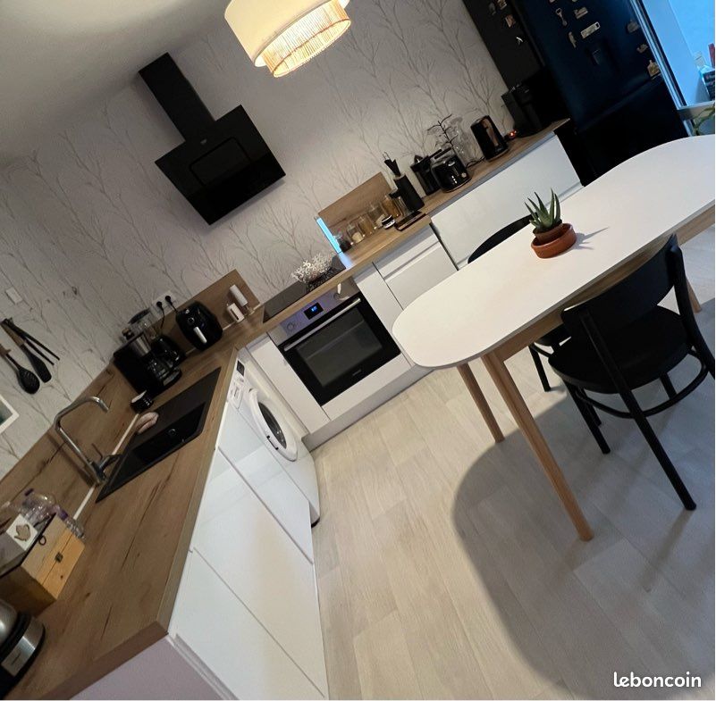Appartement 3 pièces 64 m² · à Montélimar · 64 m² · 900 €