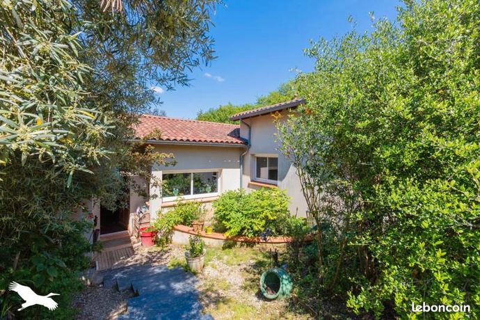 Maison 7 pièces 250 m²