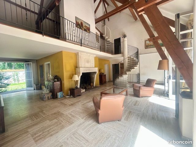 Propriété 13 pièces 341 m² (image 5)