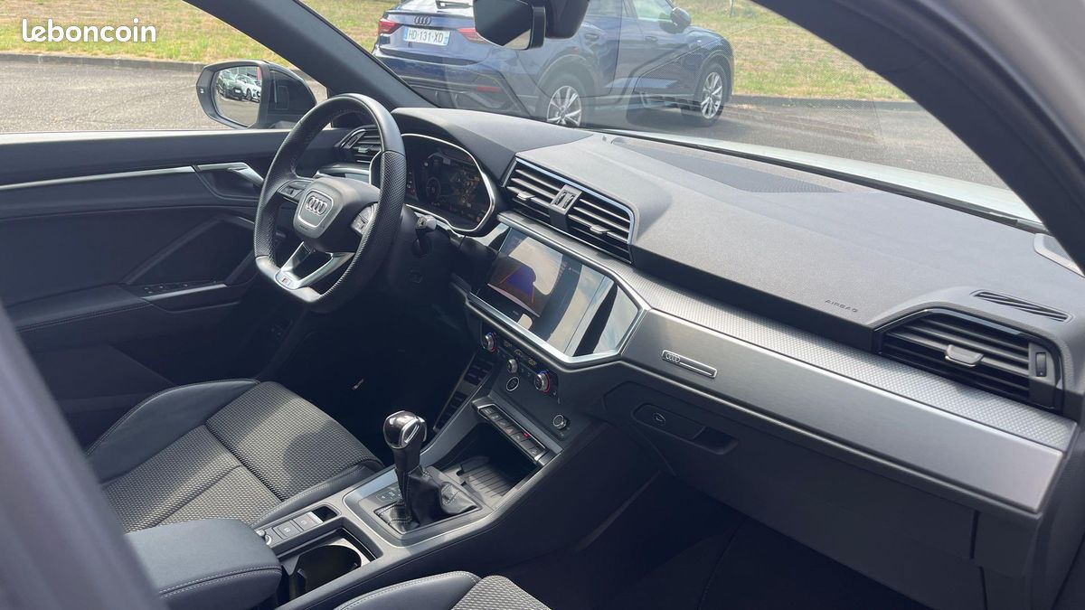 AUDI Q3 Sportback 45 TFSIe 245 ch S tronic 6 S line (image 15)