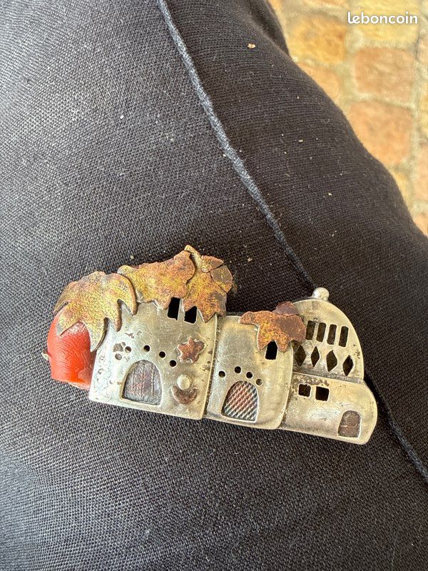 Broche argent (image 1)
