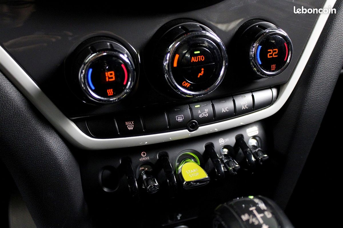 Mini COUNTRYMAN COOPER SE 136CH + 88CH BUSINESS ALL4 BVA (image 17)