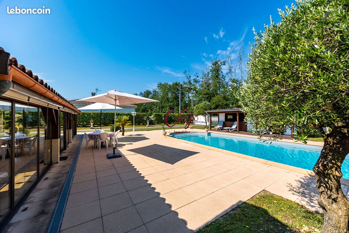 Maison 7 pièces 200 m² · à Montussan · 200 m² · 484 000 €