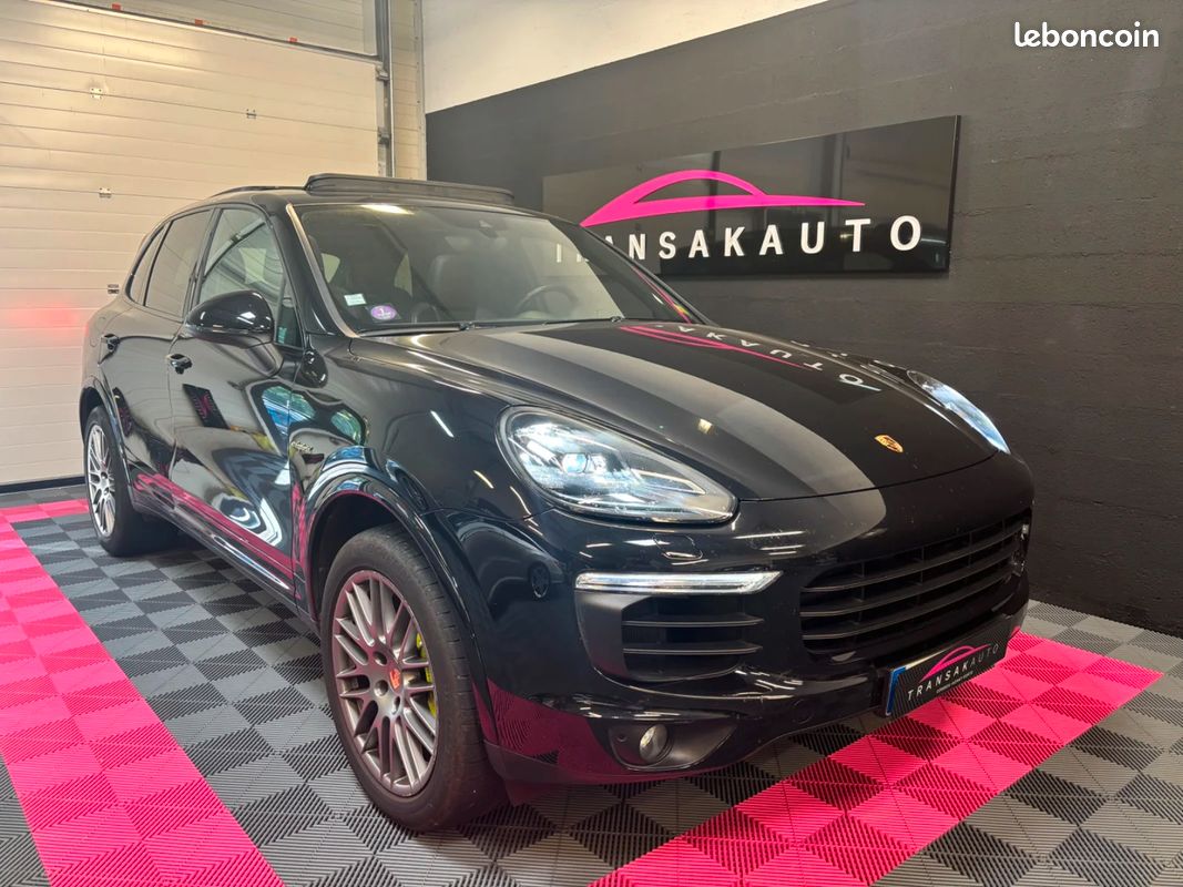 PORSCHE CAYENNE 3.0 V6 416 ch S Platinium Edition E-Hybrid Tiptronic / 1ere Main / PDLS+ / Toit Ouvrant / Camera (image 7)
