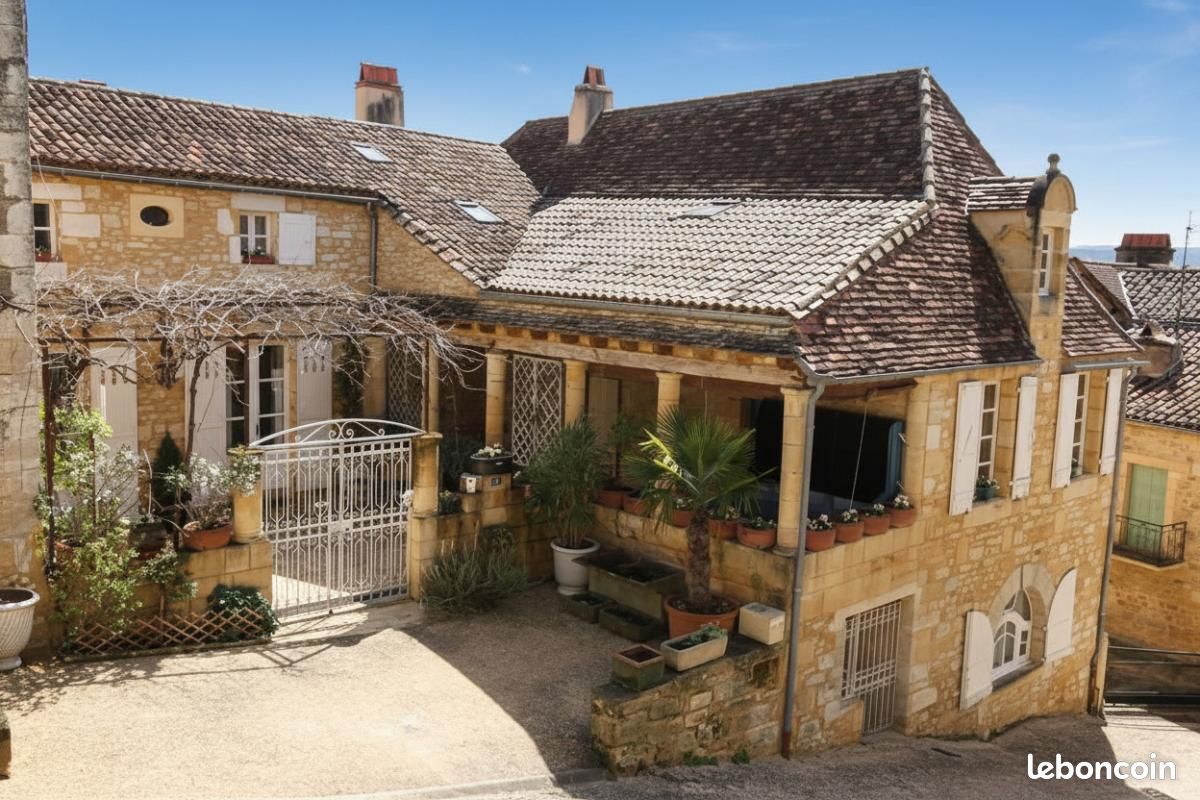 Maison 10 pièces 278 m² · à Saint-Cyprien · 278 m² · 475 000 €