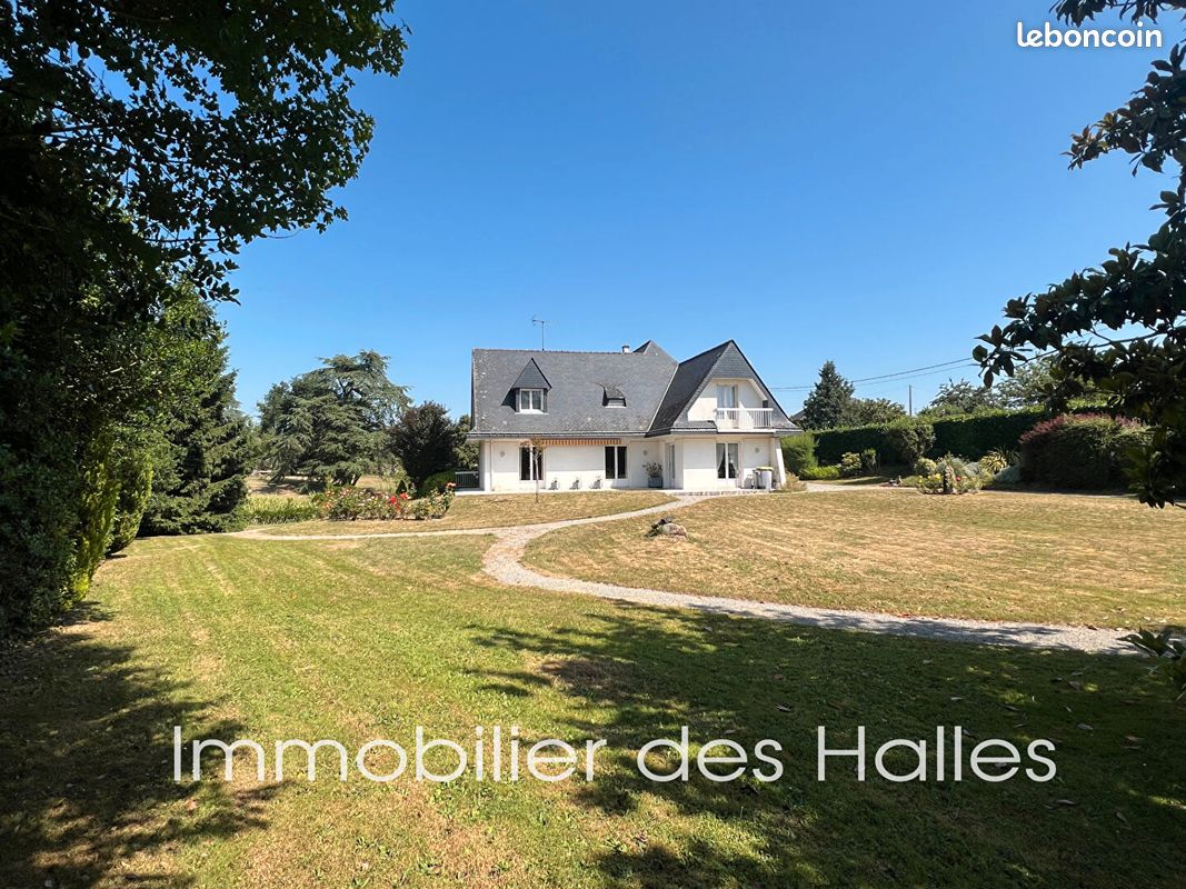Maison 6 pièces 213 m² · à Renazé · 213 m² · 274 000 €