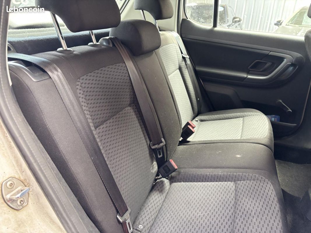 SKODA FABIA 1.6 TDi 75 CH ACTIVE (image 11)