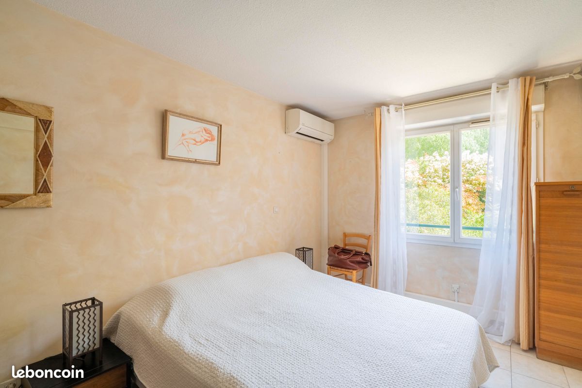 VENTE DIRECTE PROPRIÉTAIRE – 13010 LES TROIS PONTS – T4 LUMINEUX – TERRASSE 12 m² – PARKING PRIVATIF (image 10)