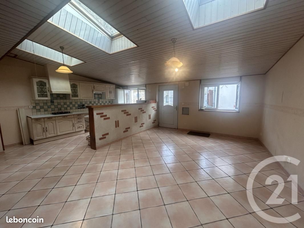 Maison 5 pièces 143 m² · à Feugarolles · 143 m² · 110 000 €