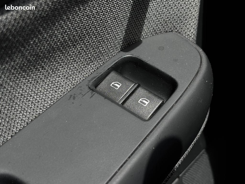 SEAT IBIZA 6L - 1.4i 16V - 75ch - Stella Phase 1 (image 14)