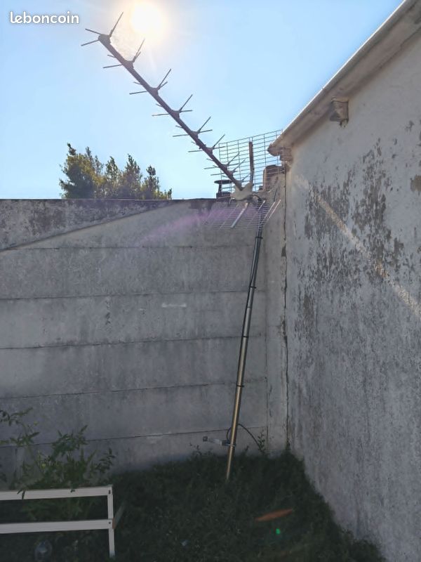 Antenne tv extérieur avec mât (image 1)