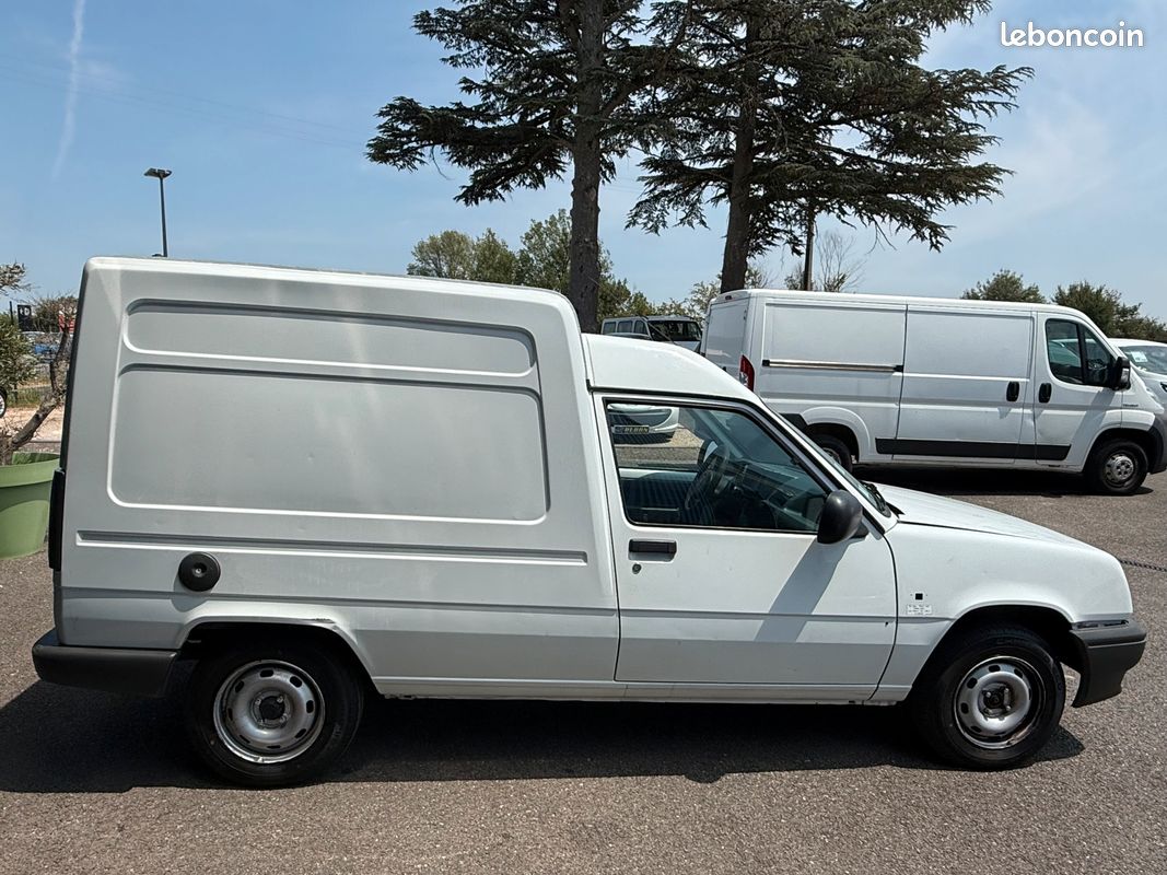 RENAULT EXPRESS II 1.2 ESSENCE FOURGON 55cH 7cV (image 2)