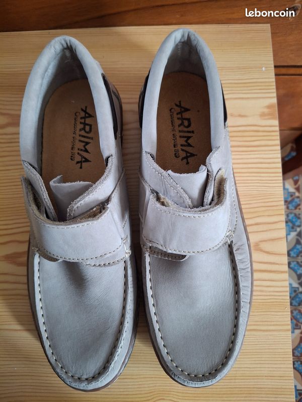 Chaussures neuves en cuir homme marque Arima Chaussures