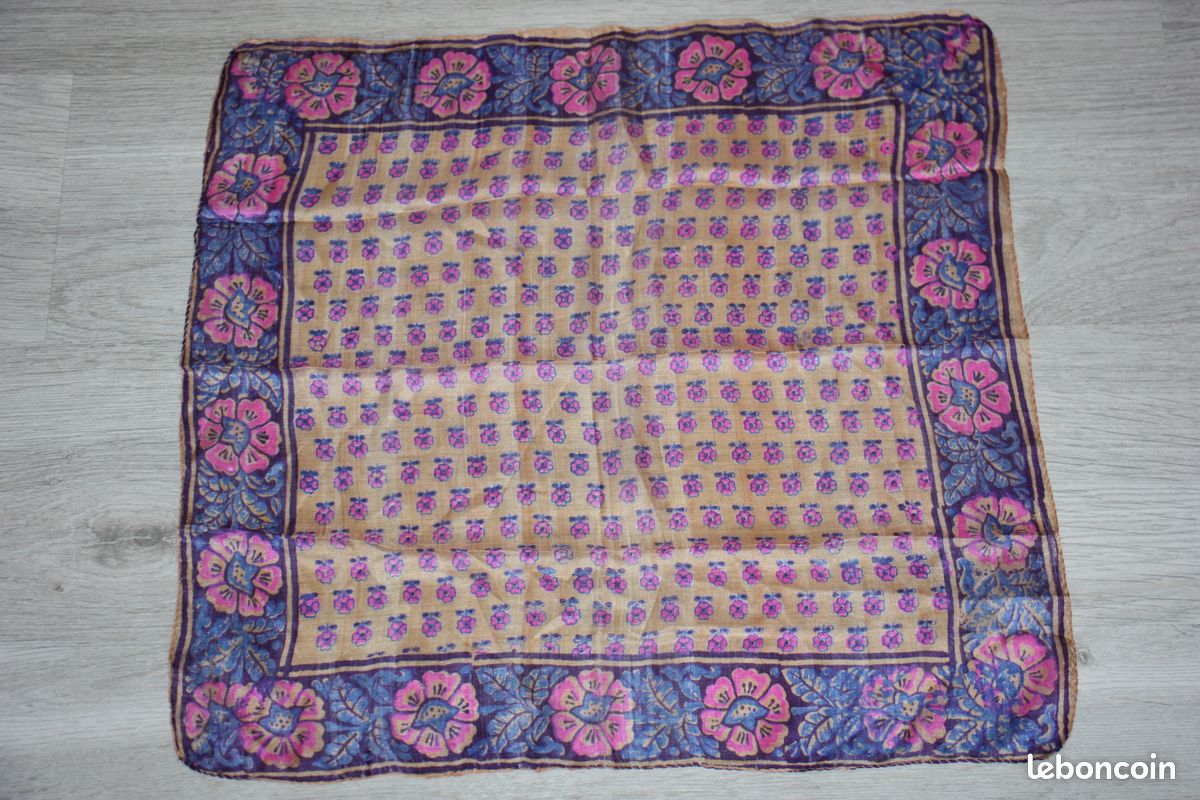 Petit foulard indien carré 100% soie années 70 (image 5)