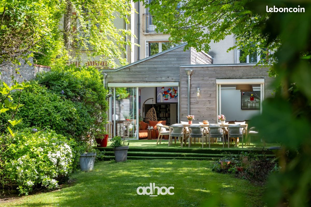 Maison 10 pièces 280 m² · à Orléans · 280 m² · 699 900 €