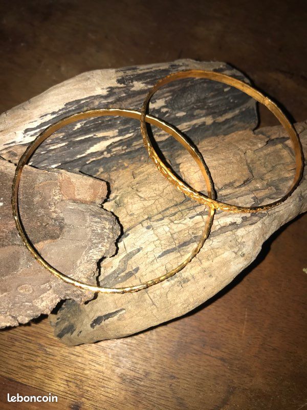 Bracelets dorés (image 1)