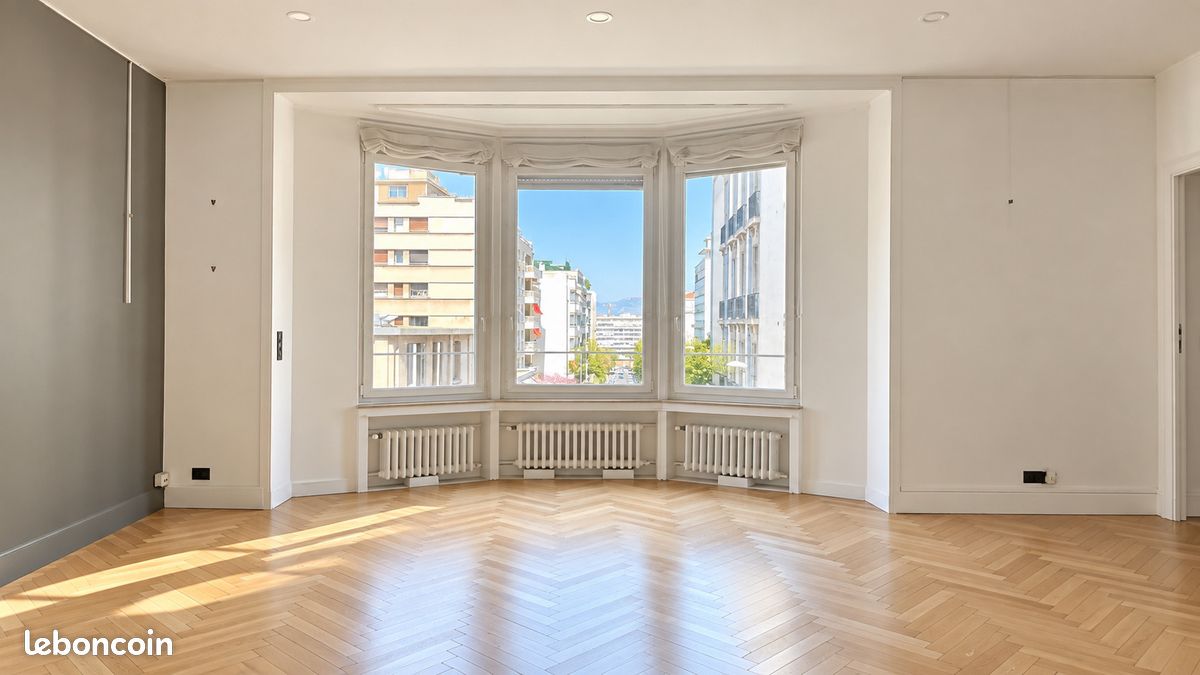 Appartement 5 pièces 223 m² · à Marseille · 223 m² · 710 000 €