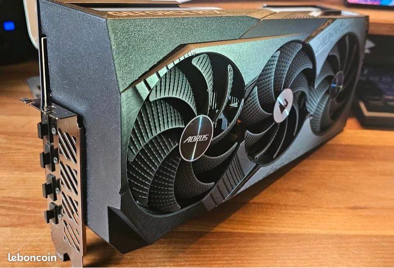 Carte graphique Gigabyte AORUS Master GeForce RTX 4080 16Go (image 9)