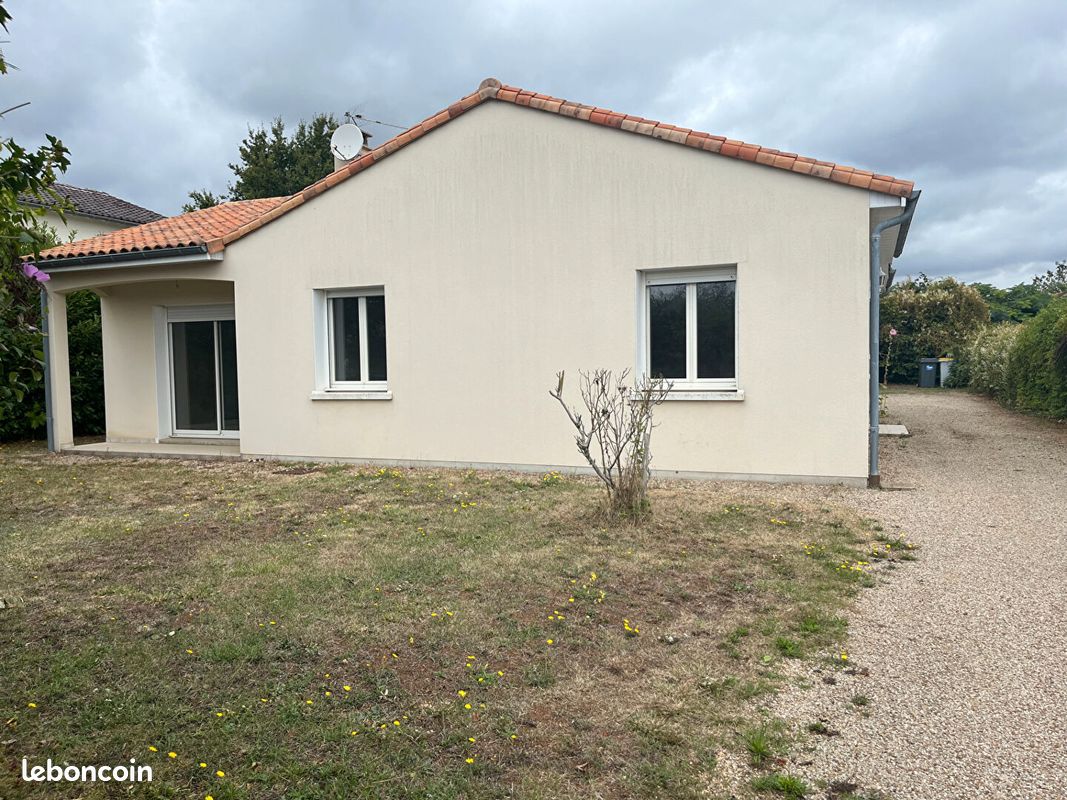 Maison 5 pièces 124 m² · à Saint-Benoît · 124 m² · 970 €