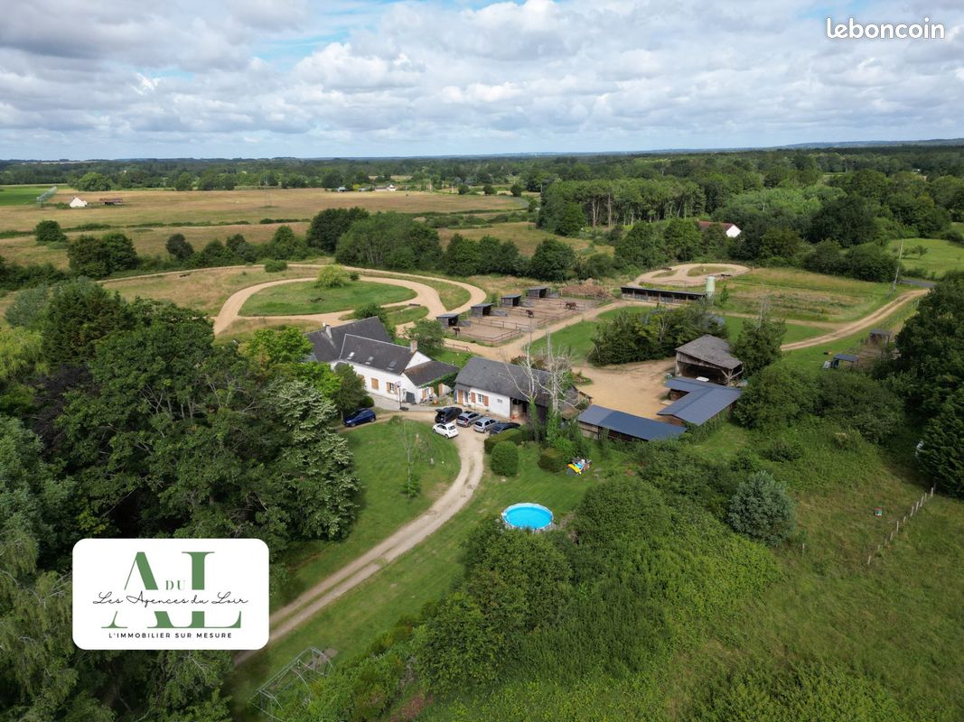 Maison 8 pièces 208 m² · à Baugé-en-Anjou · 208 m² · 525 000 €