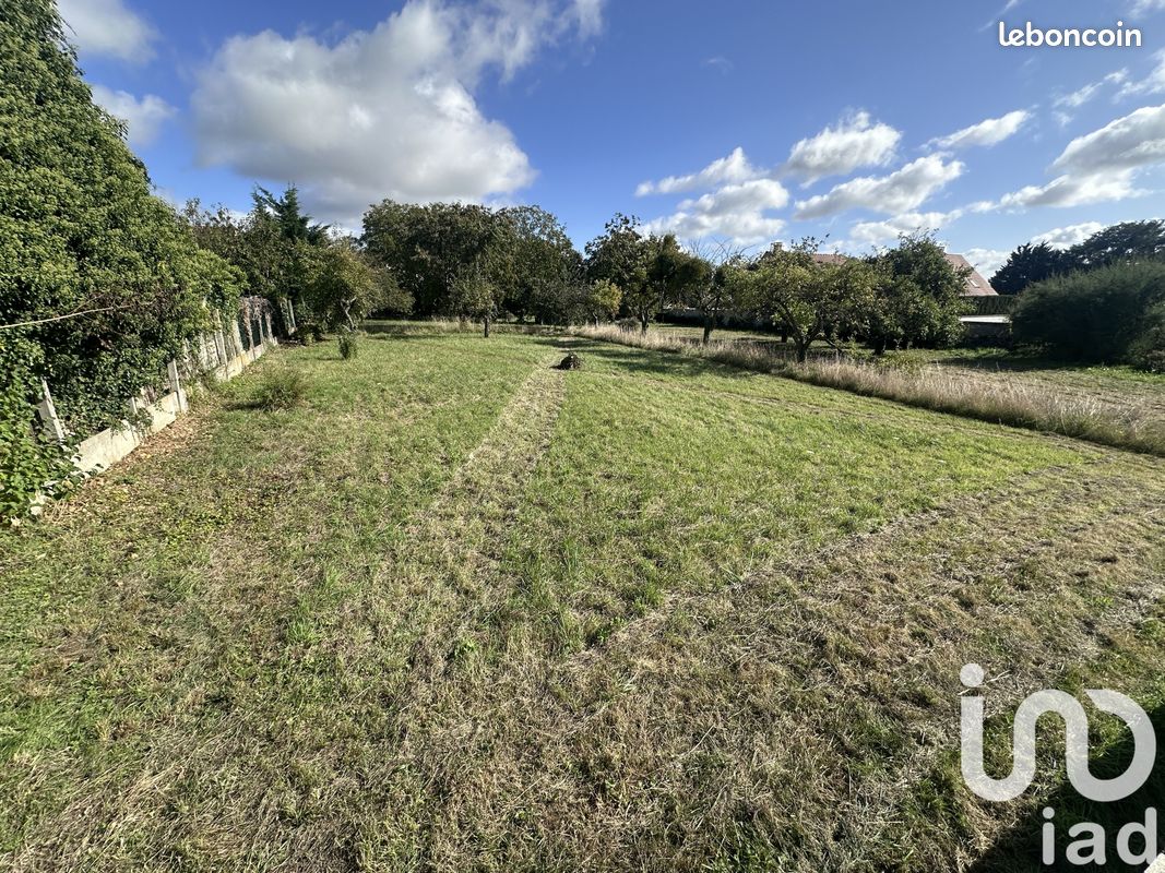 Terrain 664 m² · à Fontenay-en-Parisis · 664 m² · 210 000 €