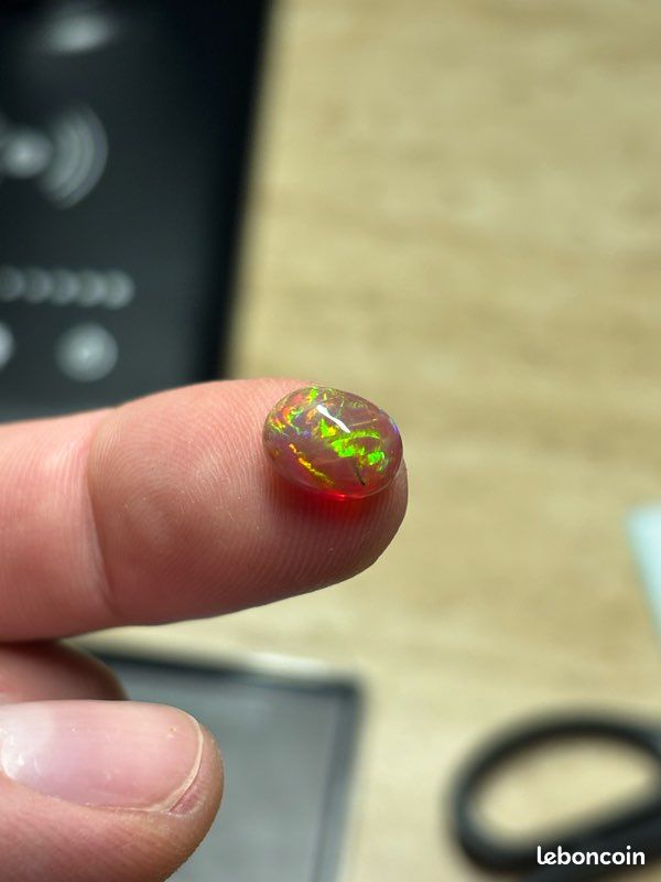 0,35 Ct Opale cristal multicolore pour bijou - Pierre Opale d'Australie