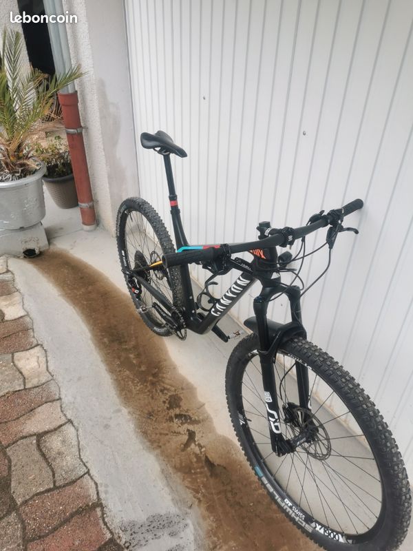 Canyon lux cf sl Vélos