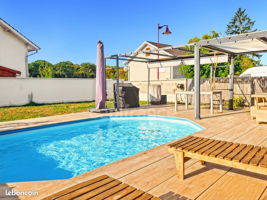 Maison 5 pièces 148 m² · à Longchamp · 148 m² · 265 000 €