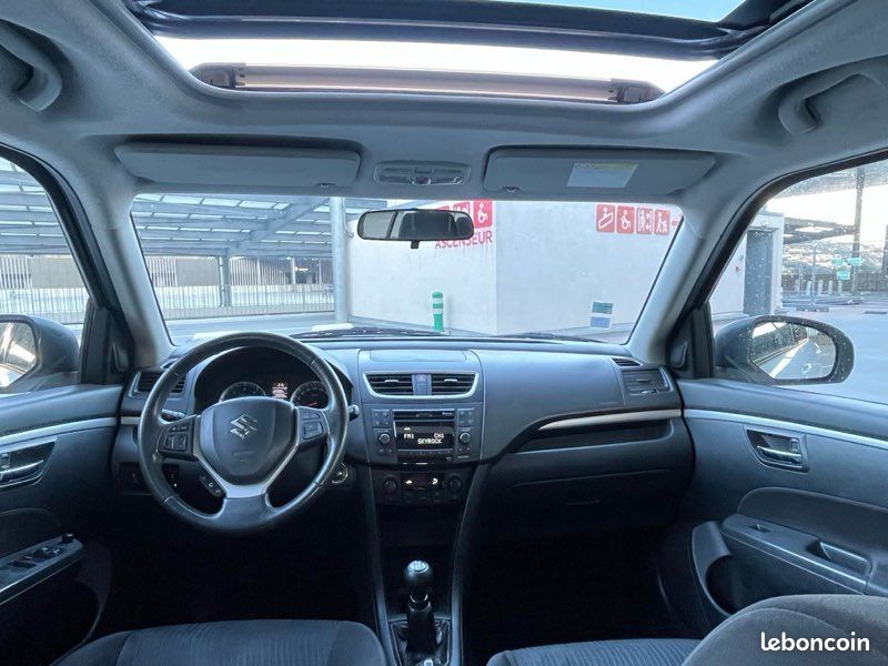 Suzuki Swift 1.3 DDiS Diesel 75ch Toit Ouvrant Entretien Suivi Factures 145000 km 🚗✨ (image 3)