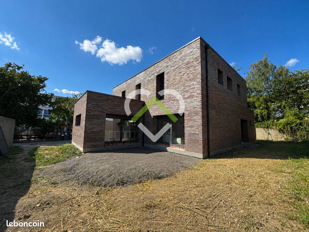 Maison 6 pièces 207 m² · à Villeneuve-d'Ascq · 207 m² · 649 000 €