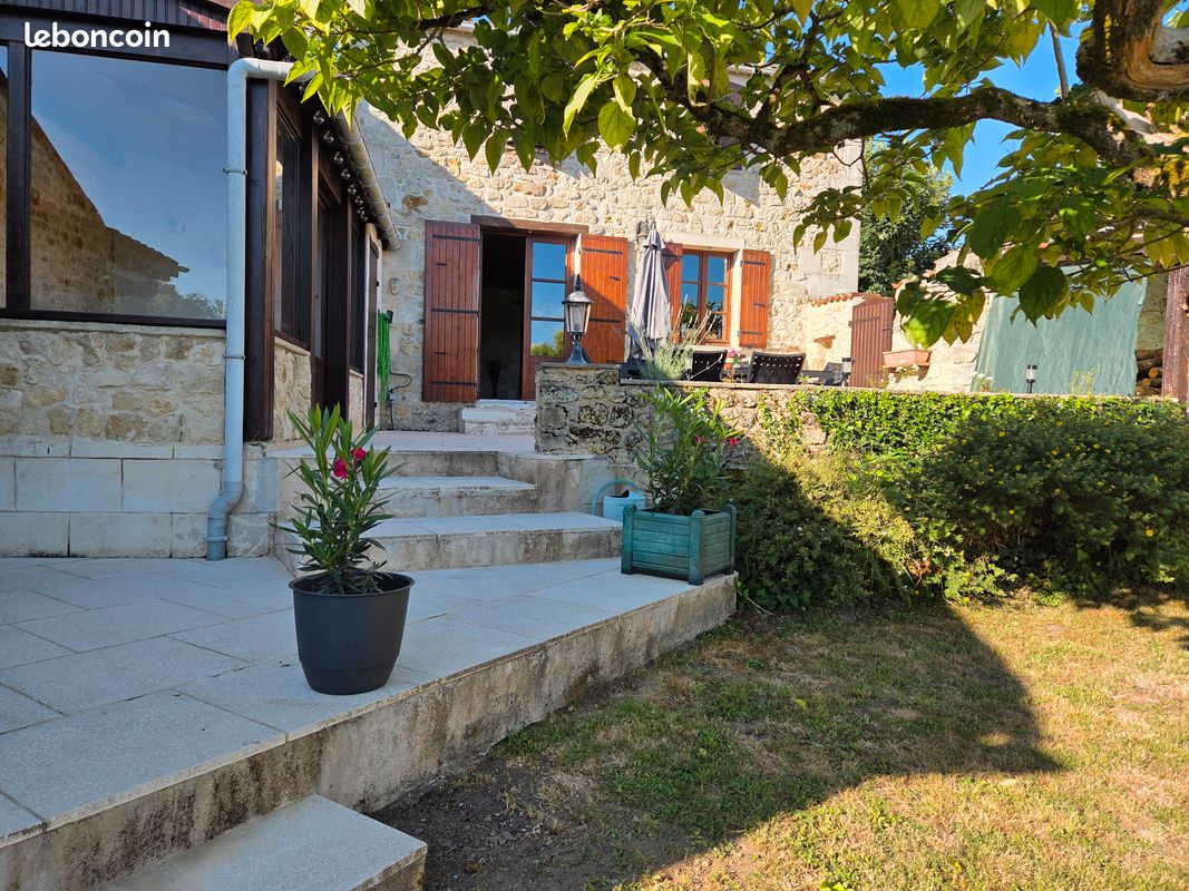 Maison 5 pièces 127 m² · à Pont-l'Abbé-d'Arnoult · 127 m² · 288 000 €