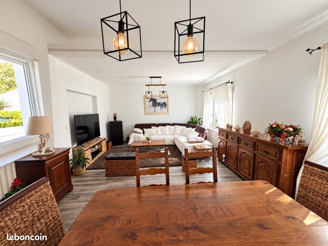 Maison 8 pièces 182 m² · à Allemagne-en-Provence · 182 m² · 340 000 €
