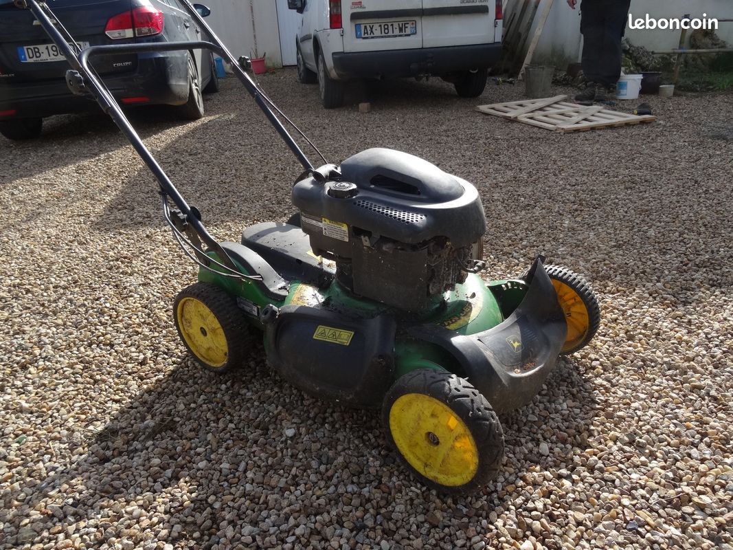 Tondeuse thermique John Deere JS63 (image 1)