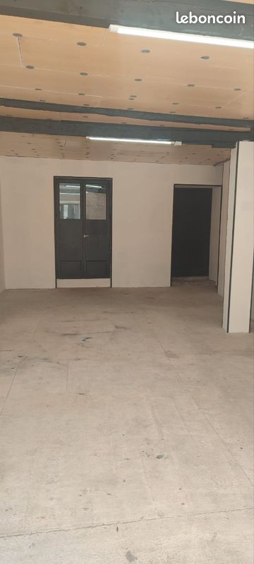 Loue garage 50 m2 · à Saint-Girons · 250 €/mois