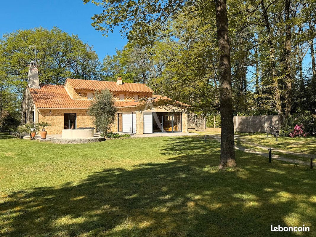 Maison 7 pièces 200 m² · à Le Cellier · 200 m² · 499 900 €