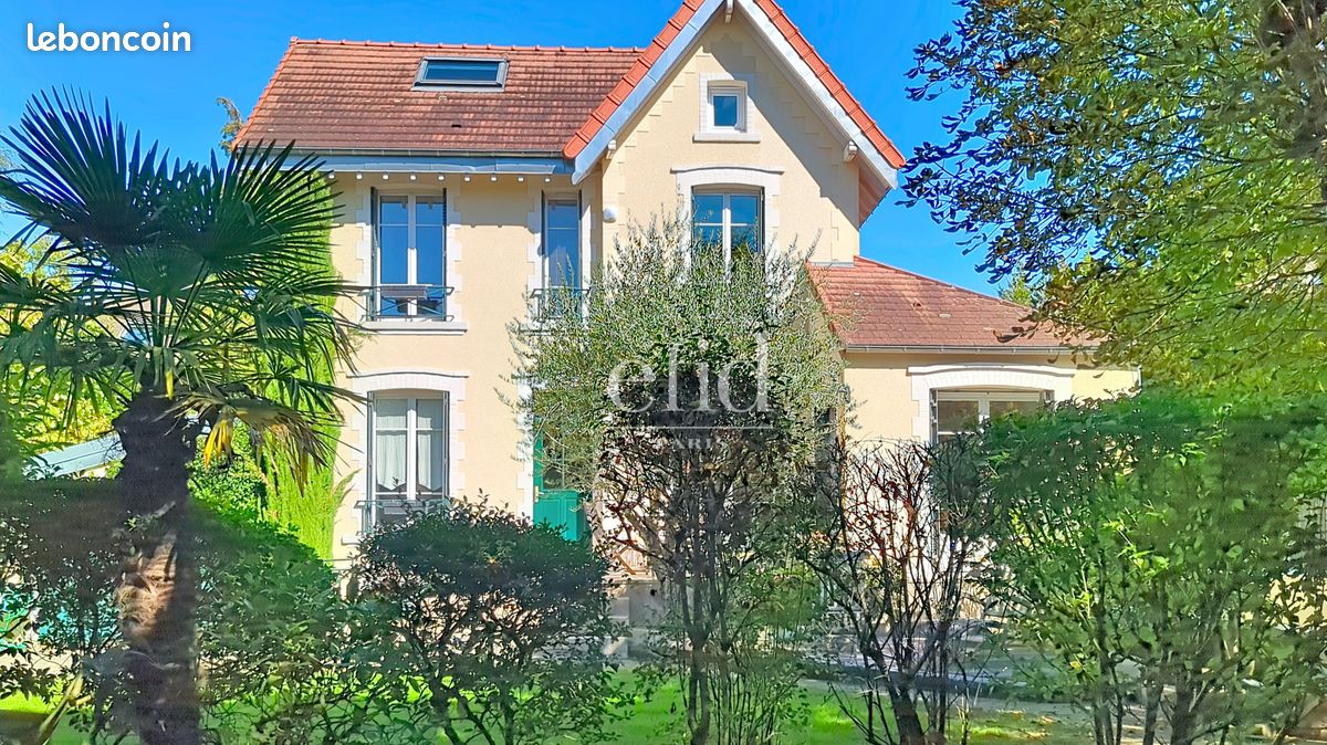 Maison 8 pièces 220 m² · à La Celle-Saint-Cloud · 220 m² · 1 245 000 €