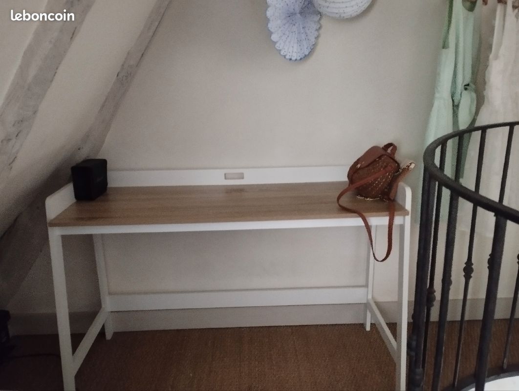 Bureau (image 2)