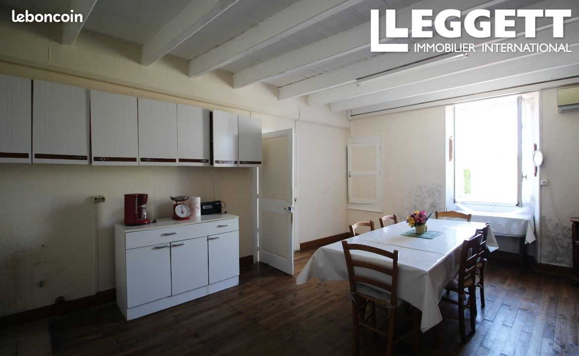 Maison 9 pièces 127 m² - Lupsault 16140 (image principale 3)